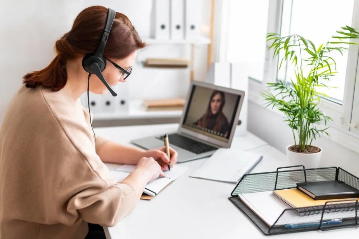 Sesión de formación empresarial en línea